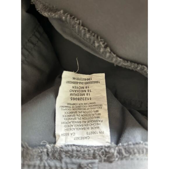 Lee women’s cargo culottes- size 18- gray, pockets, zip button summer pants - Picture 5 of 5